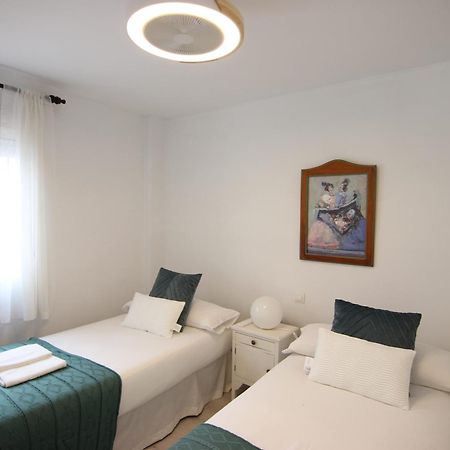 Rentalsevilla Espacioso Apartamento En La Alameda De Hercules Con Parking Экстерьер фото